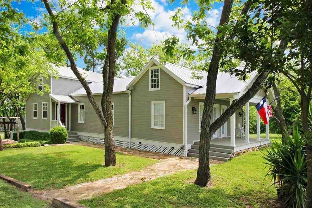 500 Trinity St - Photo 2 of 28