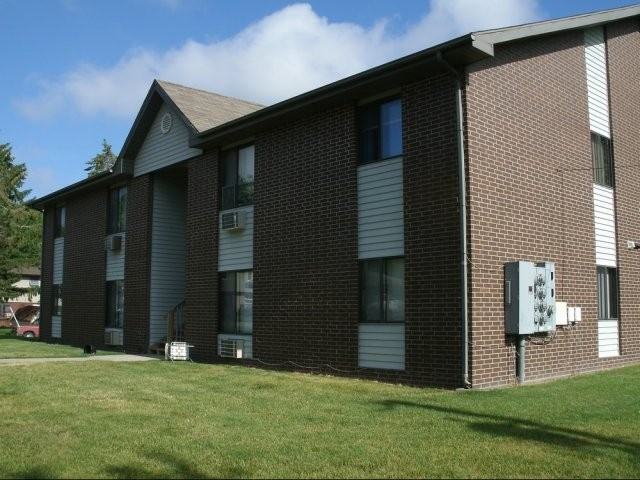 Baxter Park Apartments 200 W State St & 206 E Harrison Ct, Baxter, IA