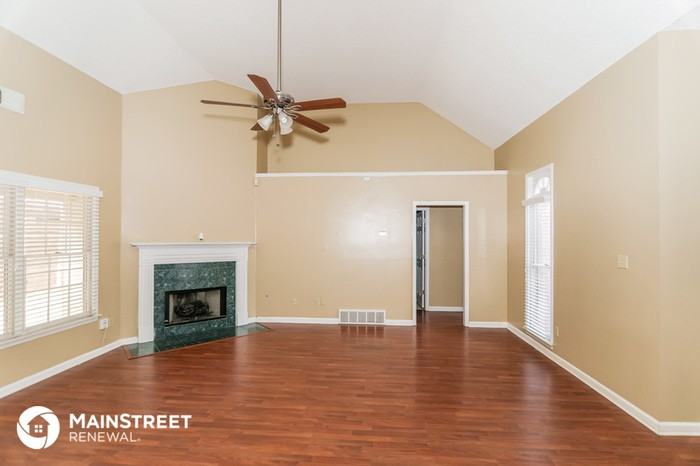 2417 Carrol Ridge Ln - Photo 3 of 16