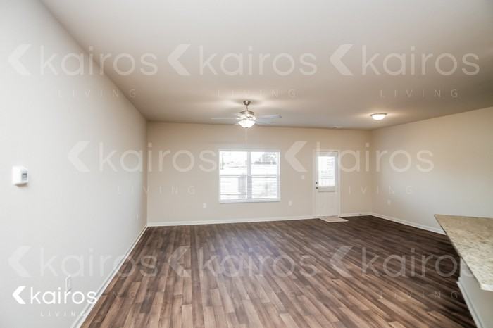 18532 Wiregrass Dr - Photo 3 of 16