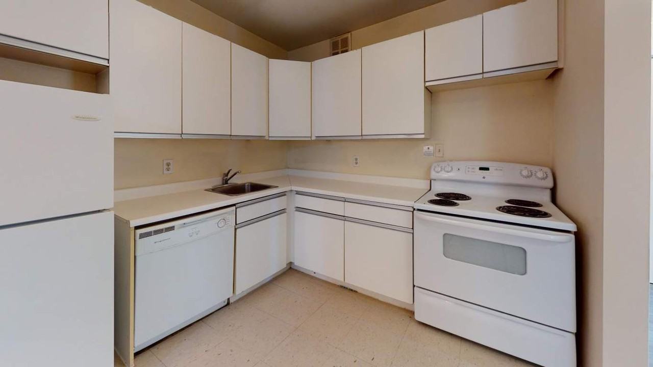 Glen Abbey Village- 422 - Photo 3 of 20