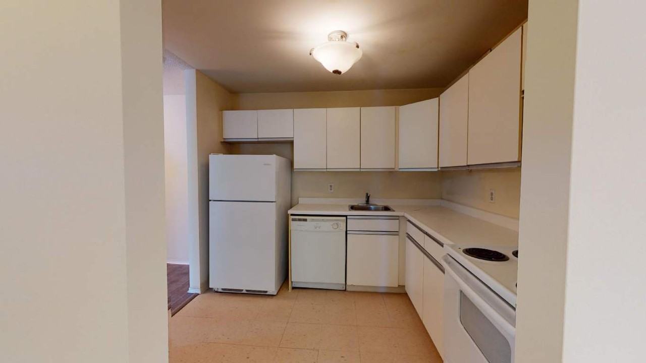 Glen Abbey Village- 422 - Photo 2 of 20