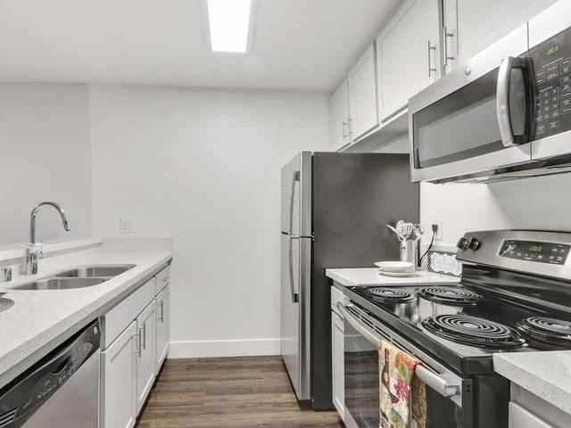 3016 Waverly Dr - Photo 3 of 15