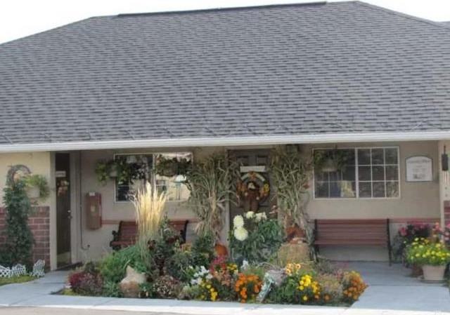 5725 Wasatch Dr - Photo 3 of 4