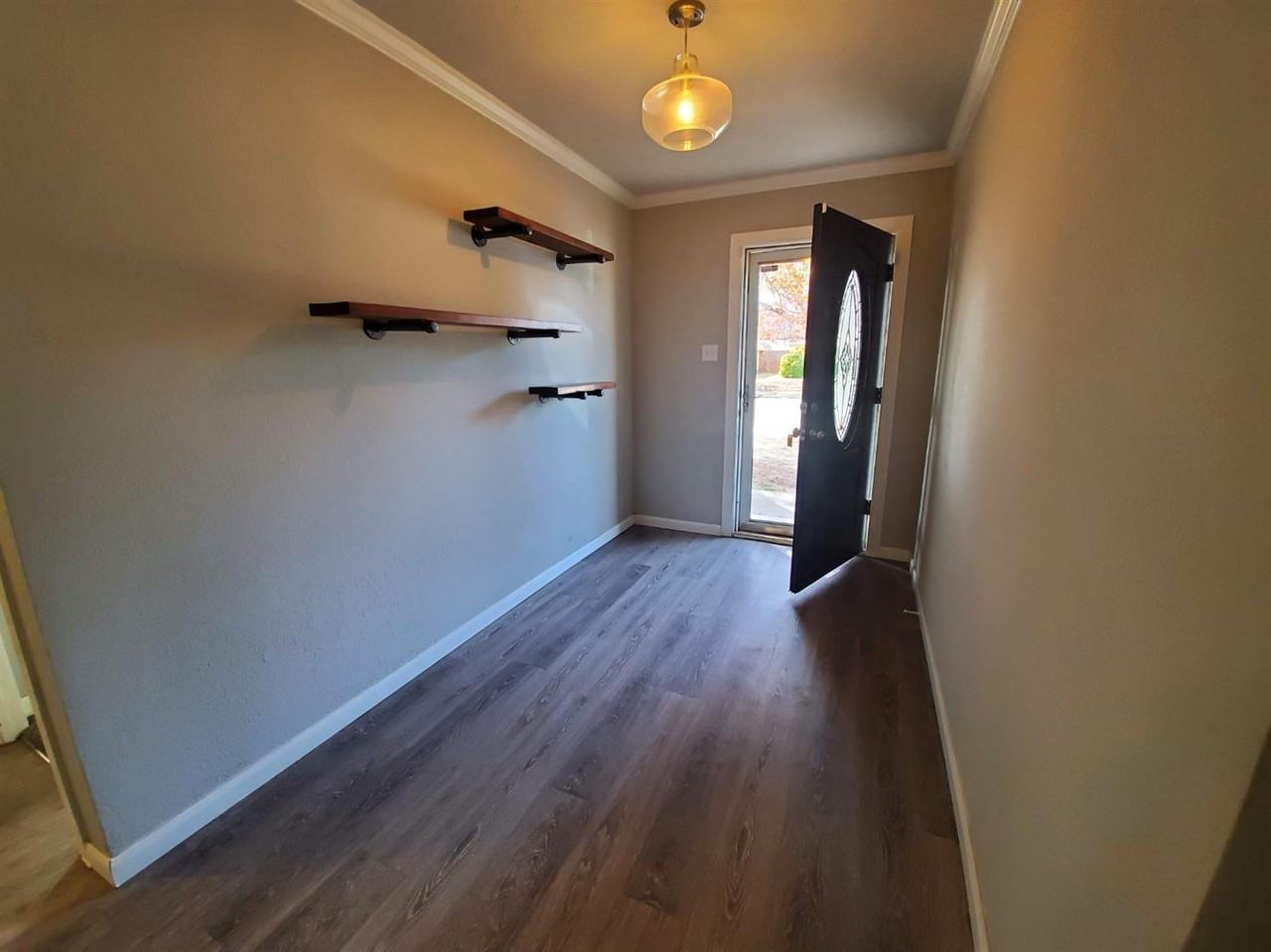 8523 Jordan Dr - Photo 3 of 13