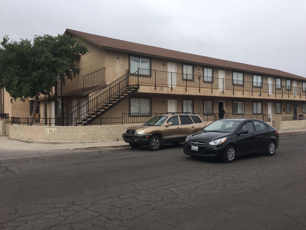 1901 Haren Dr - 212 - Photo 2 of 11