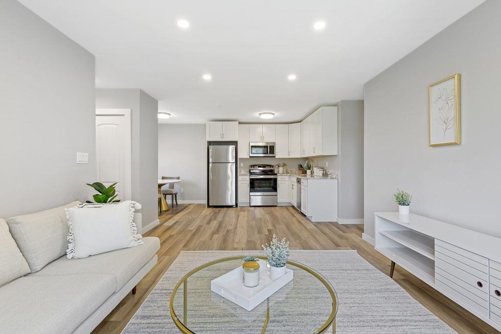 Renaissance Hills Apartments 1710 Devonshire Road, Hauppauge, NY