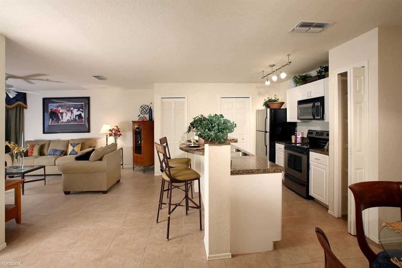 1410 Duncan Loop S - Photo 3 of 6