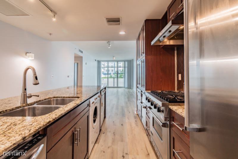 1120 1120 E Kennedy Blvd 923 - Photo 2 of 33