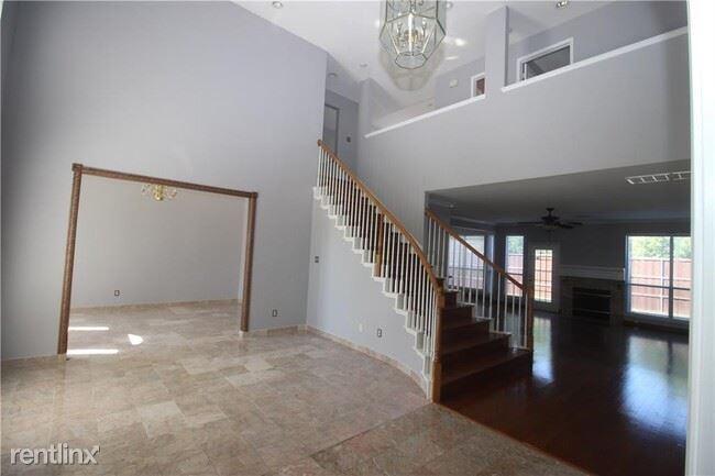 3845 Gillespie Dr - Photo 2 of 19