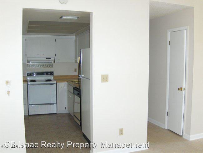 668 SE 28th Street 1-8 SE 28th Street - Photo 3 of 9