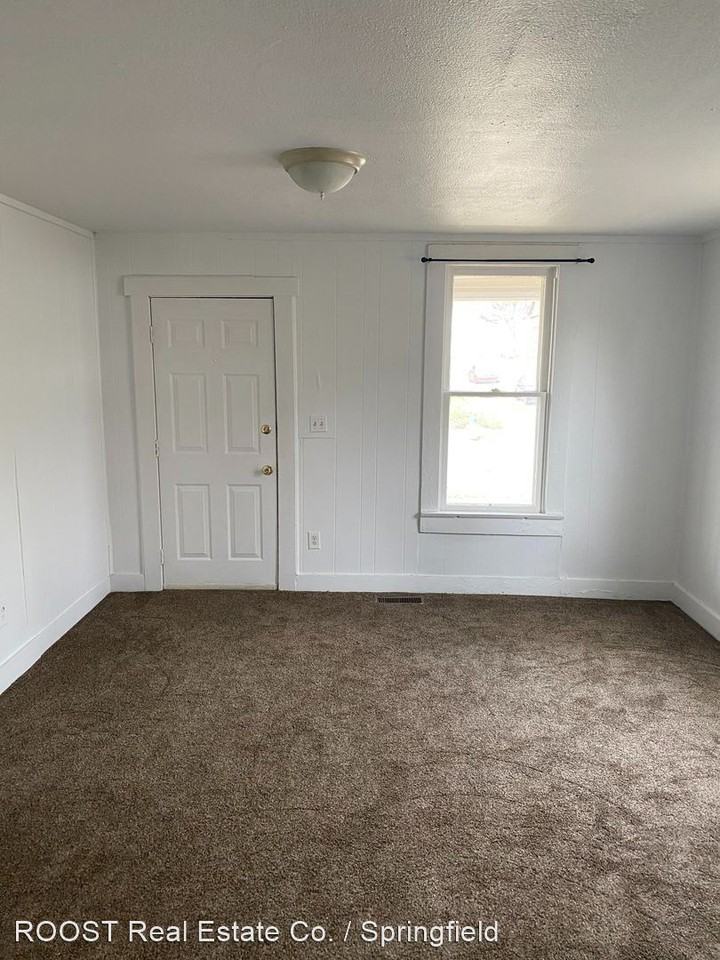 500 S Belmont Ave - Photo 2 of 9