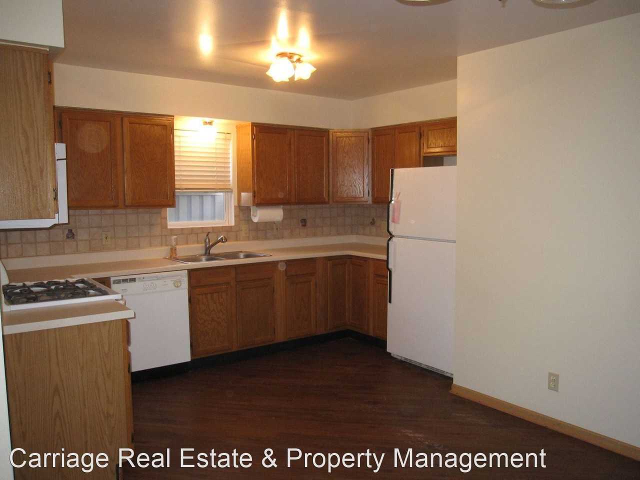 906 N Oak Creek Dr - Photo 3 of 10