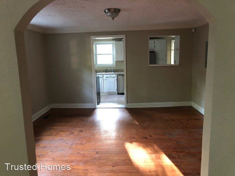3224 Forrest Hills Dr - Photo 3 of 11