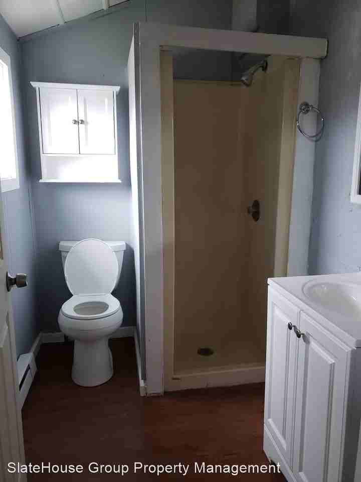 558 Kohn St - Photo 3 of 5