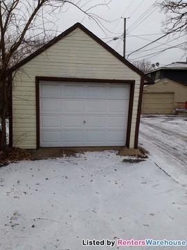 2531 Grand St NE - Photo 3 of 12