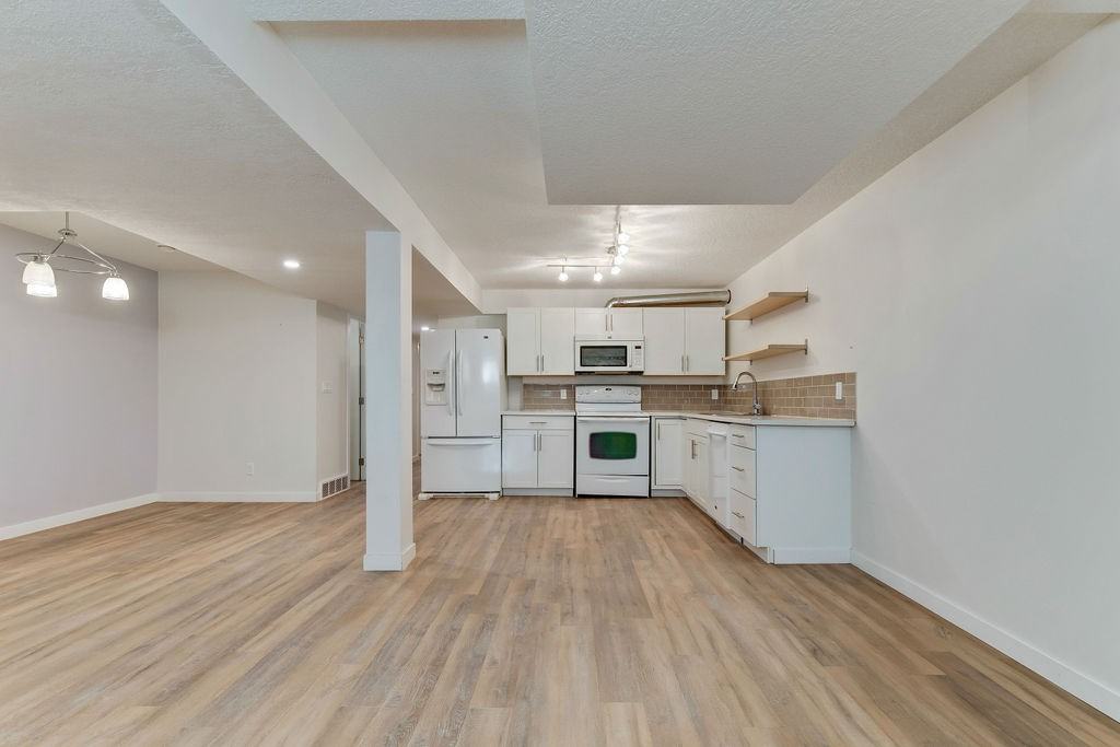 1230 Berkley Dr Nw - Photo 2 of 20