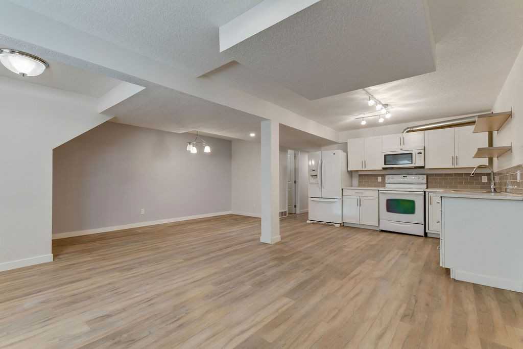 1230 Berkley Dr Nw - Photo 3 of 20