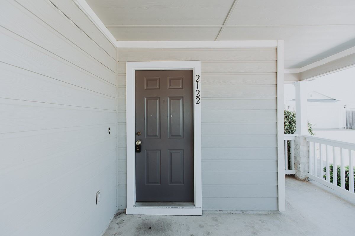 2122 Bluffstone Dr - Photo 2 of 31