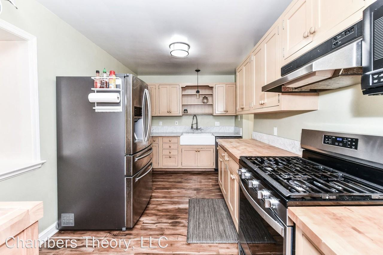 4442 Vacation Ln - Photo 2 of 34