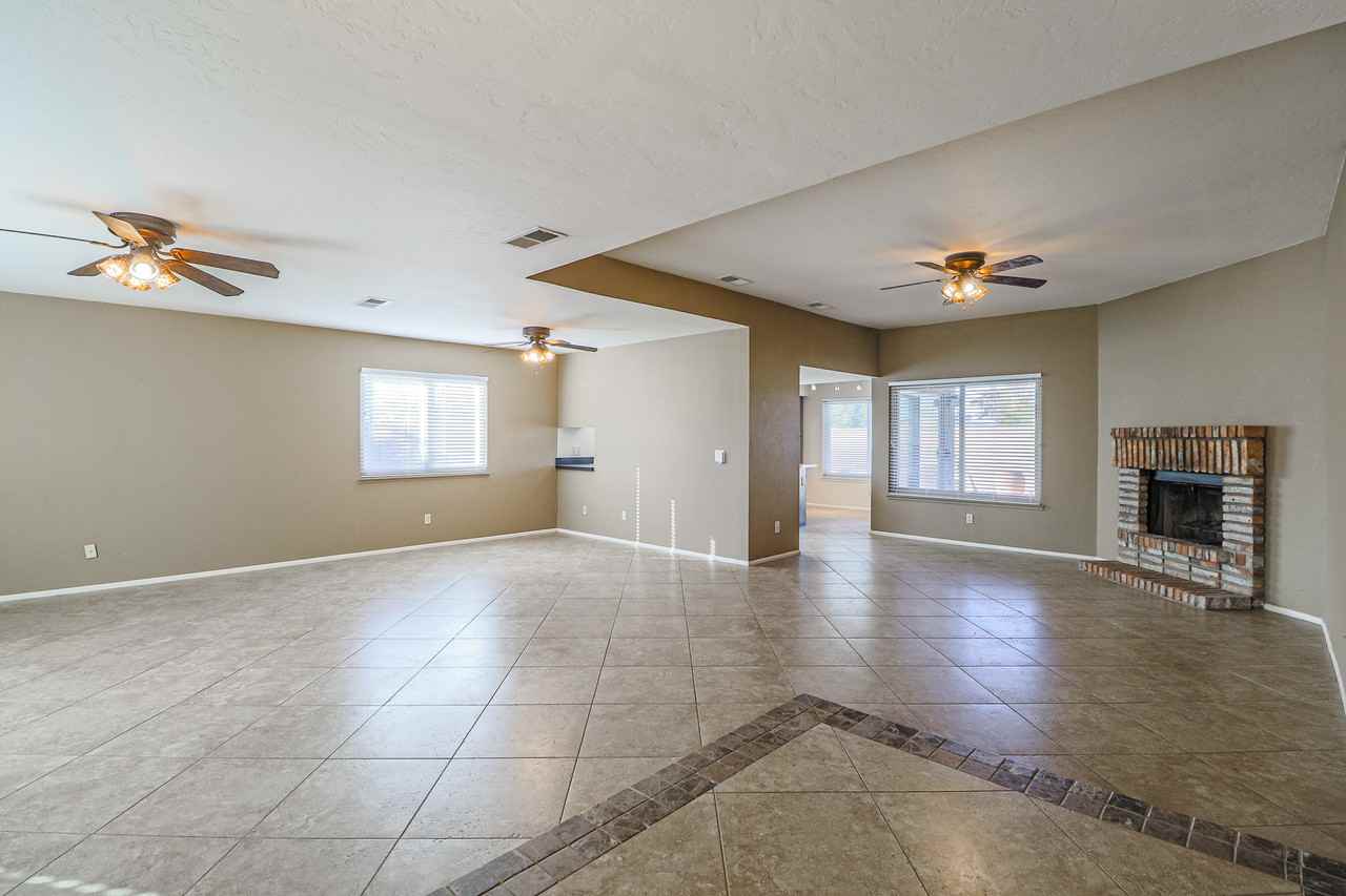 12 N Galaxy Dr - Photo 3 of 37