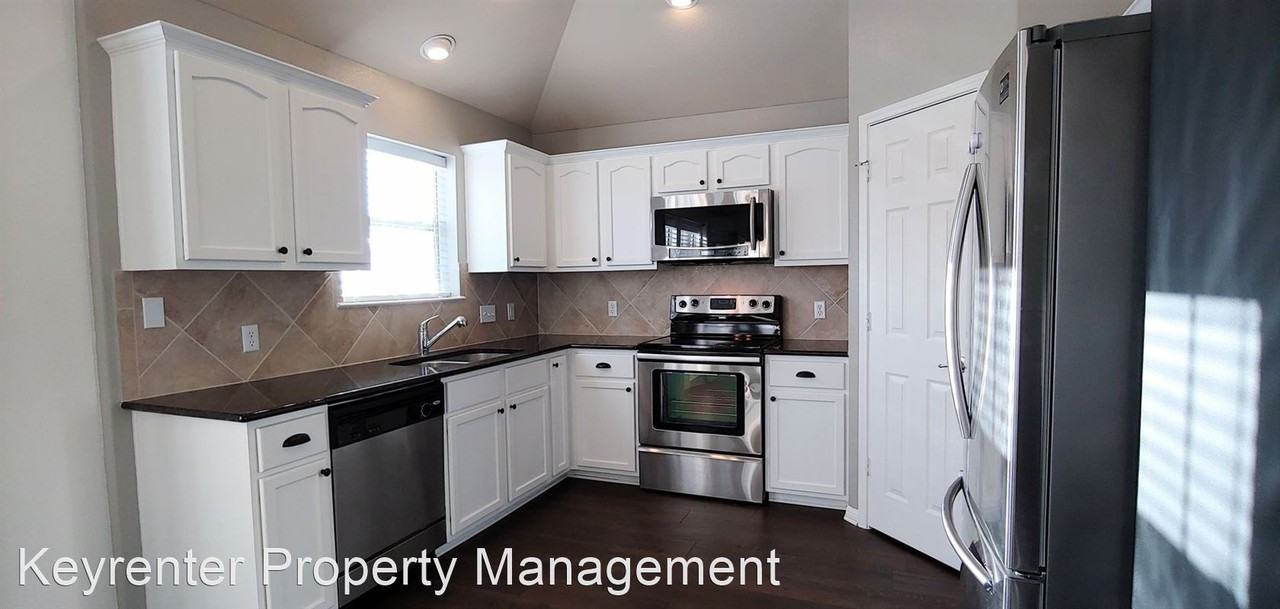 18920 Keeli Ln - Photo 3 of 38