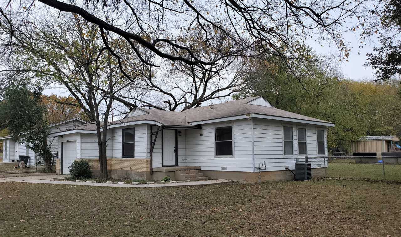 1106 N 18th St - Photo 2 of 15