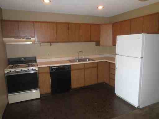 825 Elmer Ave - Photo 3 of 16