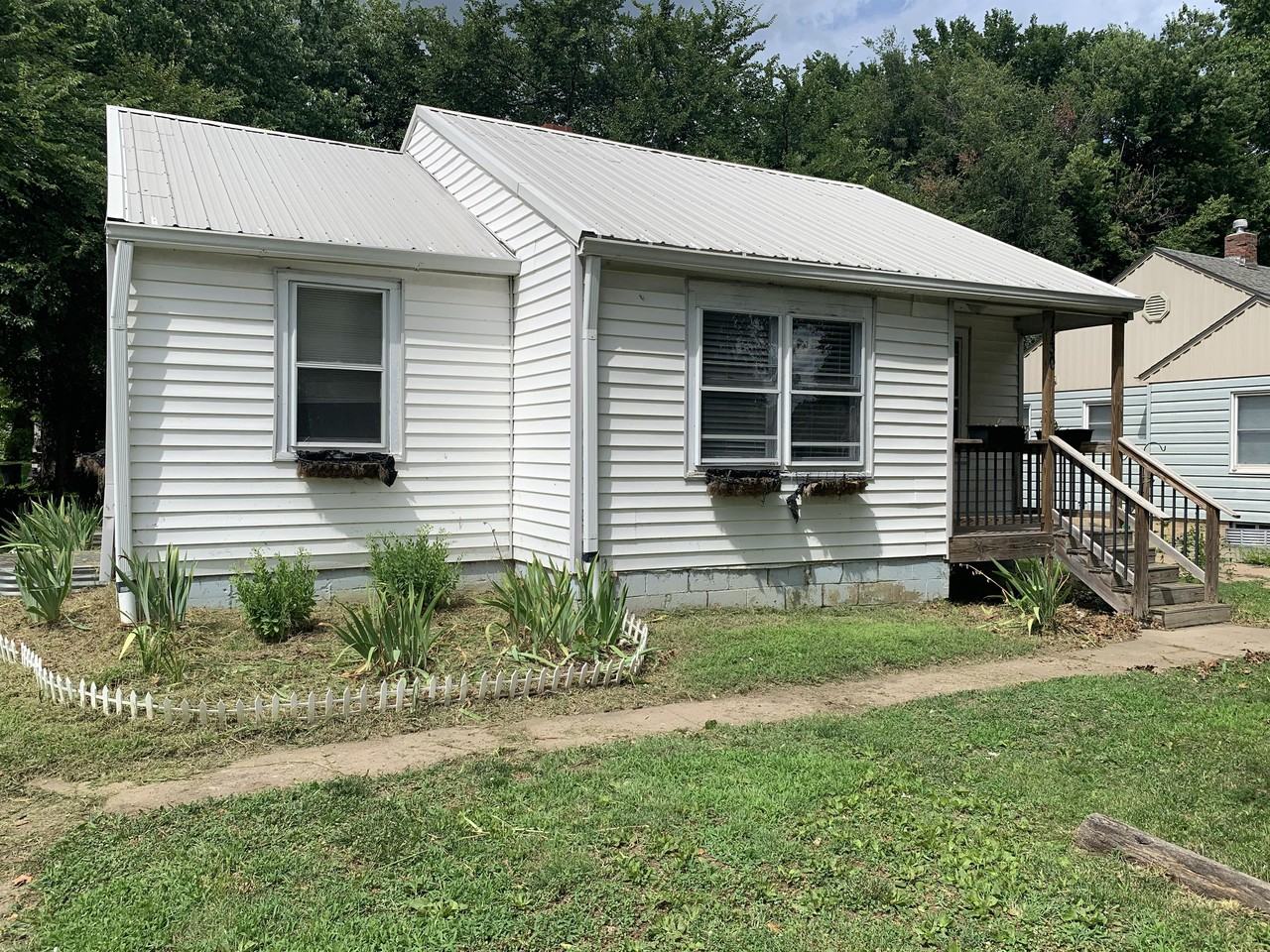 1130 1130 Pomeroy Street - 1 - Photo 3 of 11