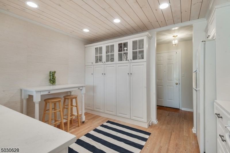 7F Heritage Dr Unit F - Photo 2 of 19