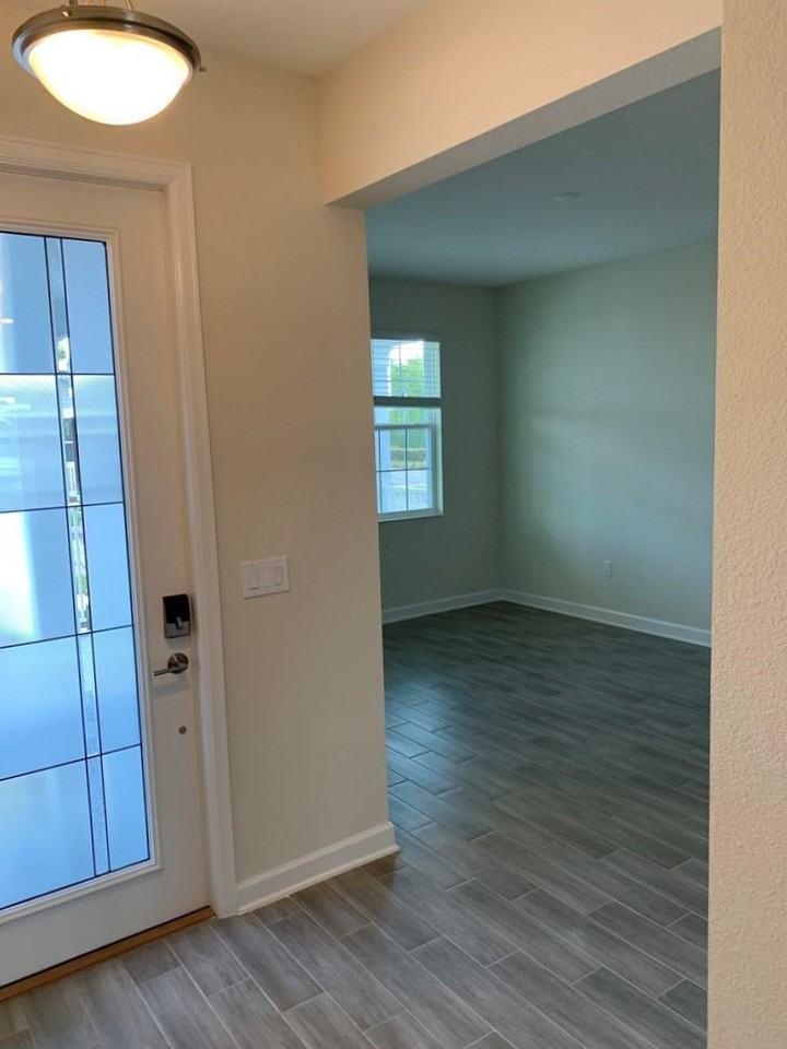 Satire St - Photo 3 of 20