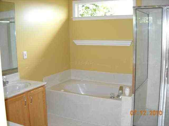 8669 N Ashley Glen Cir - Photo 3 of 5