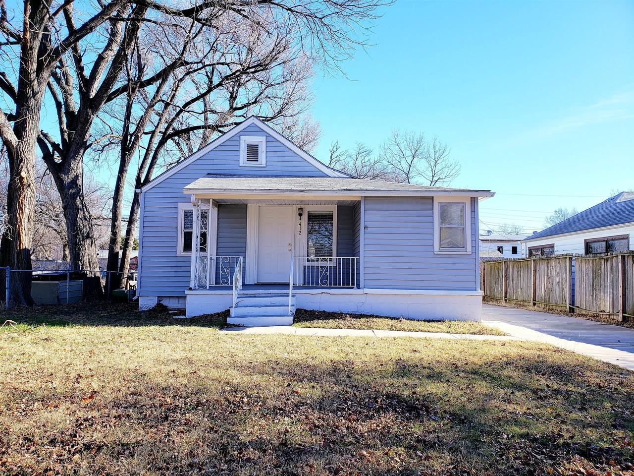 412 S All Hallows Ave - Photo 2 of 14