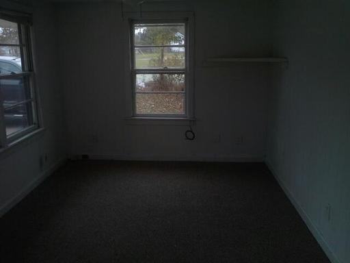 905 Southern Ave - Photo 3 of 6