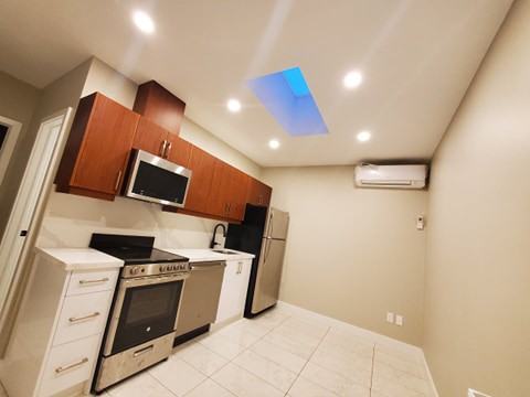 1022 Bloor Street West - Photo 2