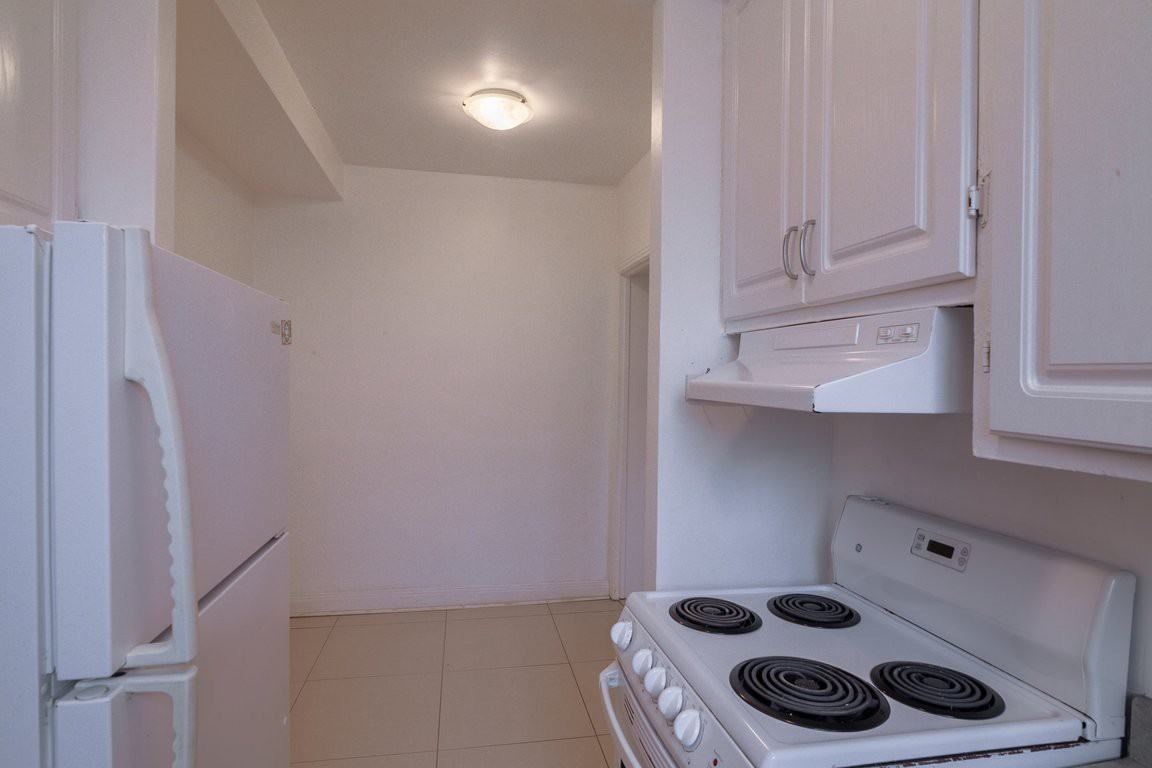 3250 Avenue Van Horne Apartments 3250 Av Van Horne, Montréal, QC H3S