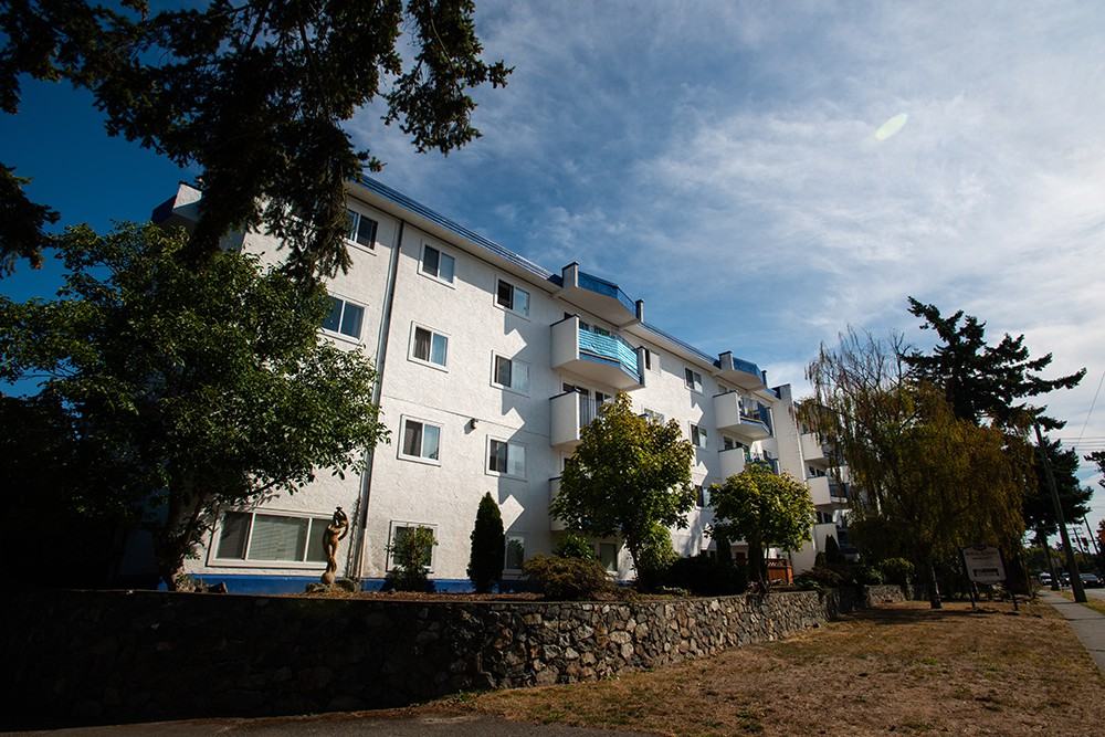 866 Craigflower St. - Photo 2 of 9