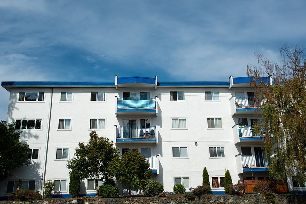 866 Craigflower St. - Photo 3 of 9