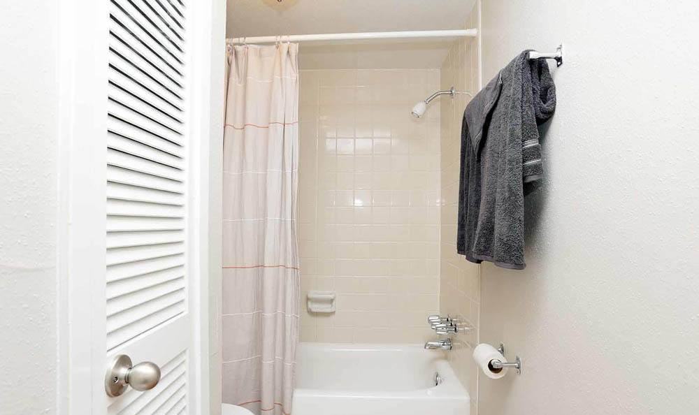 Brittany Place Apartments - Photo 6 of 29