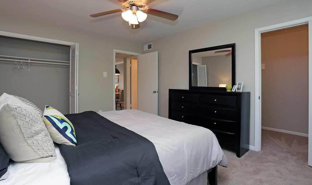 Brittany Place Apartments - Photo 4 of 29