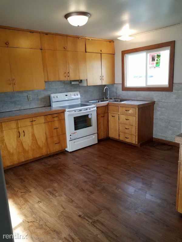 515 2nd Ave E - Photo 2 of 10