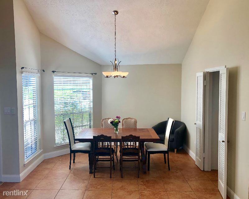 3211 Mesquite Dr - Photo 2 of 18