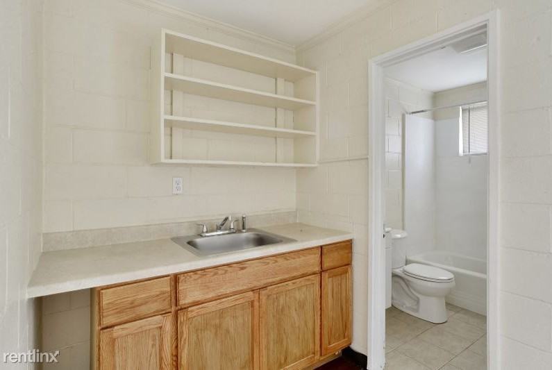 1425 Monroe St - Photo 3 of 4