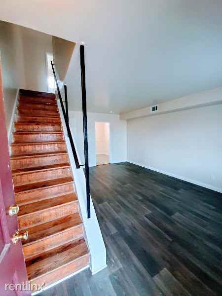 4103 N Kinsley Ave - Photo 2 of 15