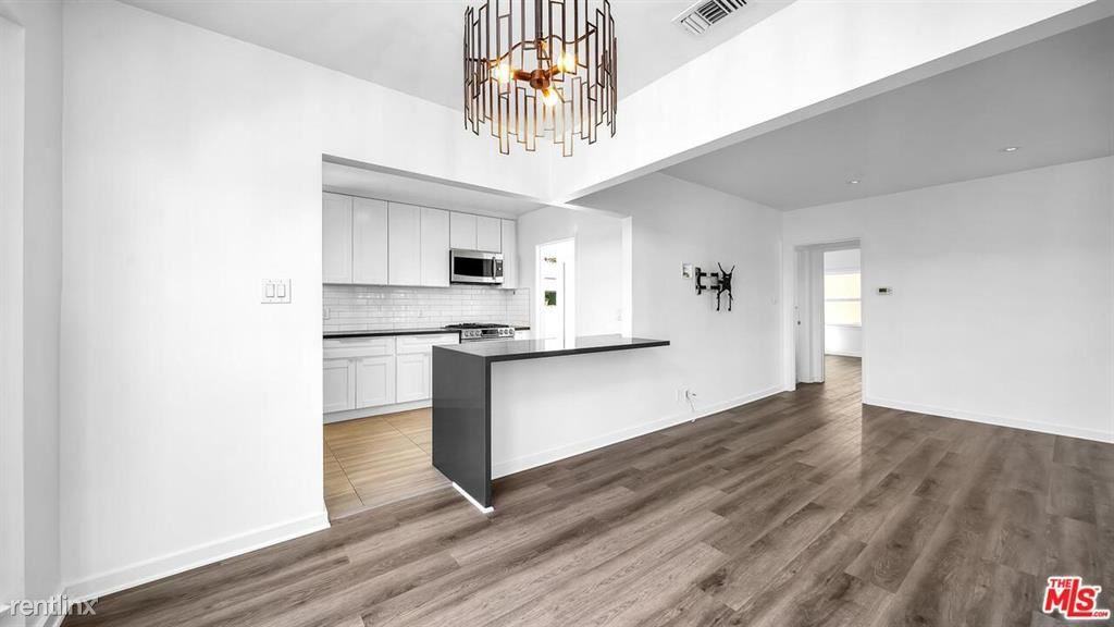 3929 Globe Ave - Photo 3 of 10