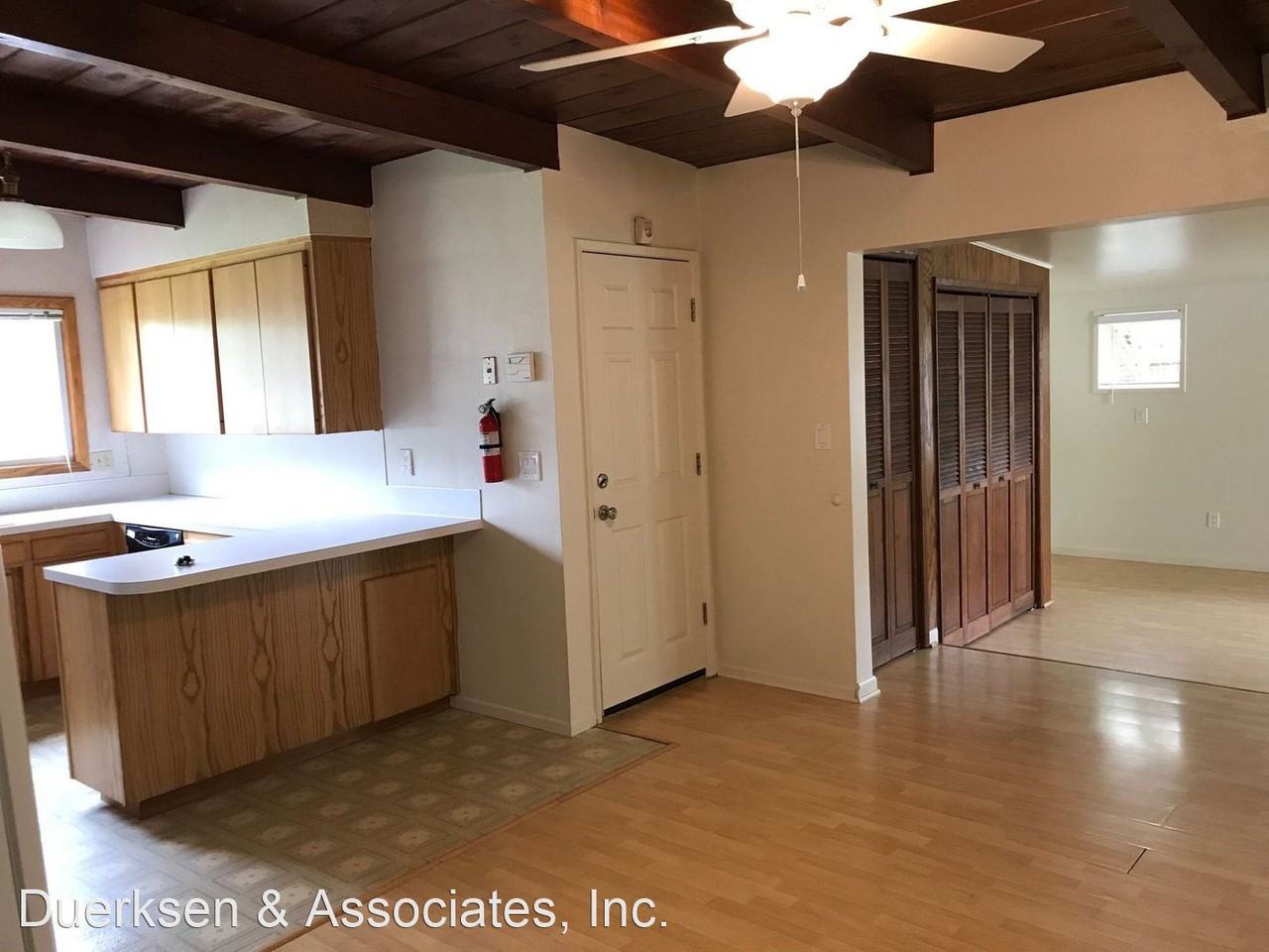 1940 Nw 14th St - Photo 3 of 8