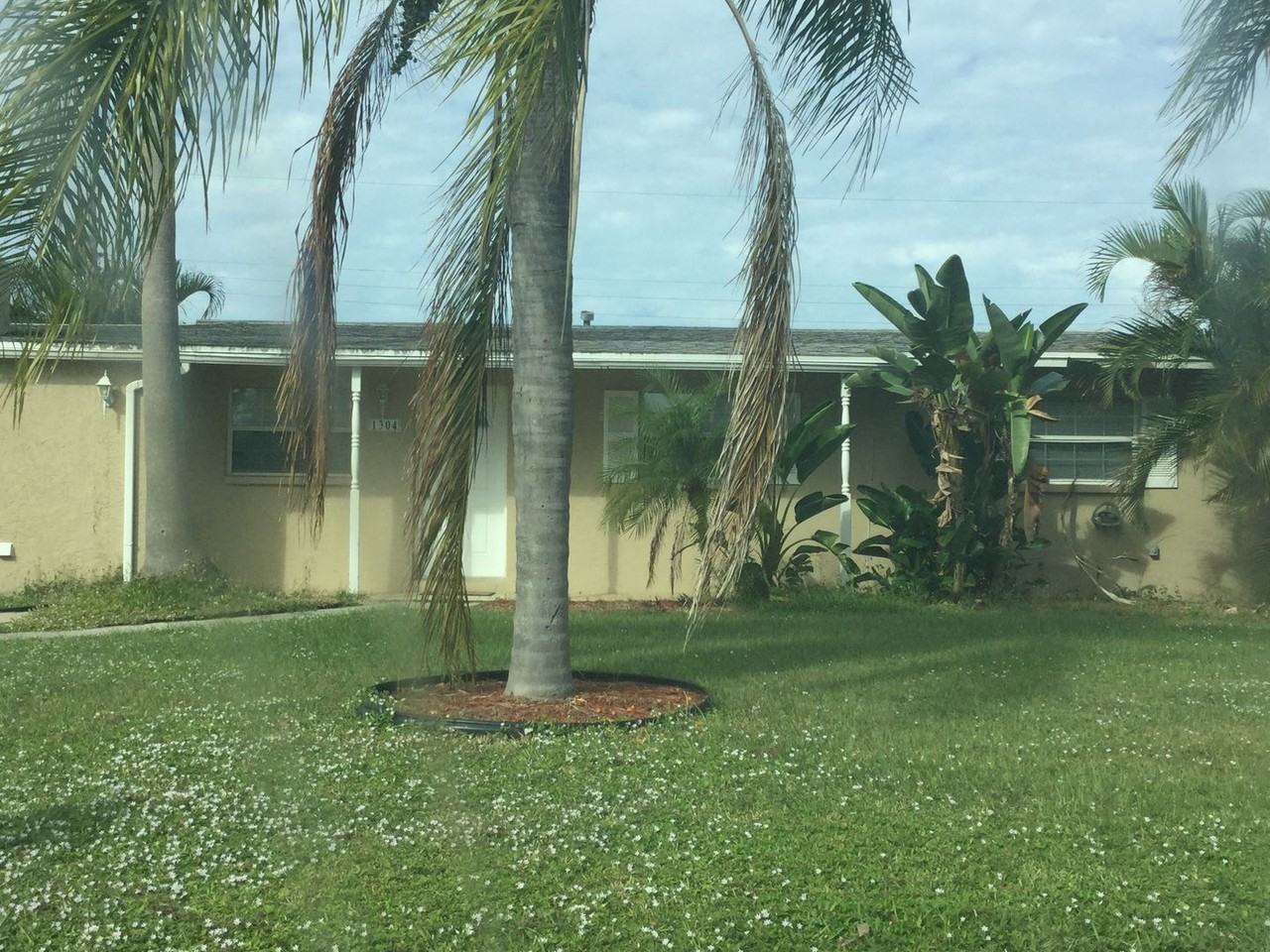 1304 Lakewood Dr - Photo 2 of 16