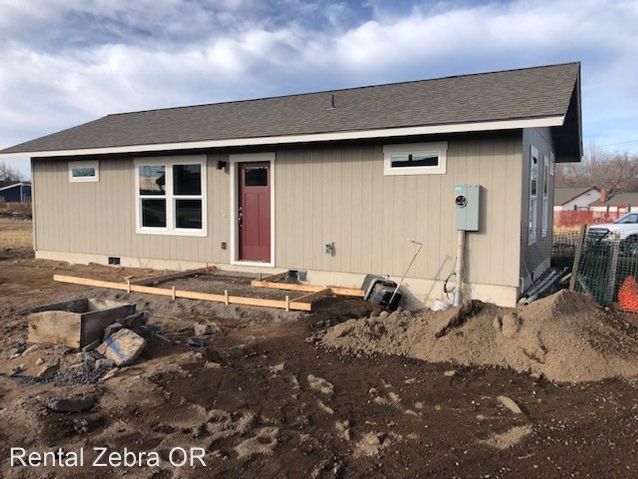 2355 SW Canal - Photo 2 of 10