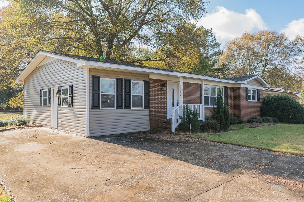 1808 Wilson Dr - Photo 2 of 41