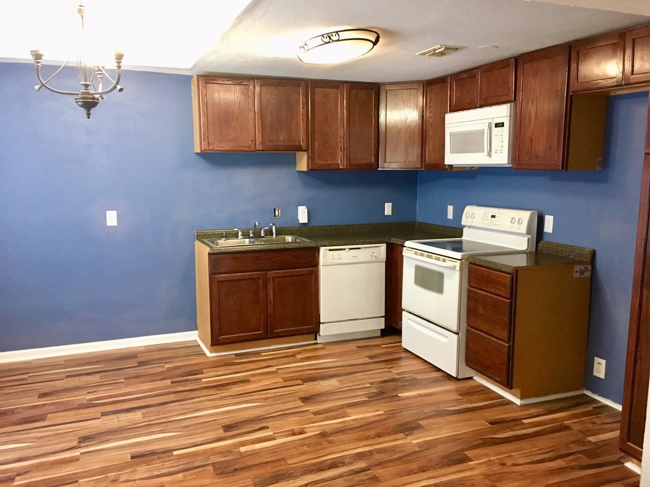11026 Mayfield Dr - Photo 4 of 19